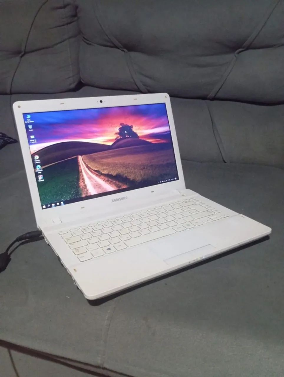 Notebook Samsung core i3, 8gb, HD de 500gb, Windows 10 - Foto 3