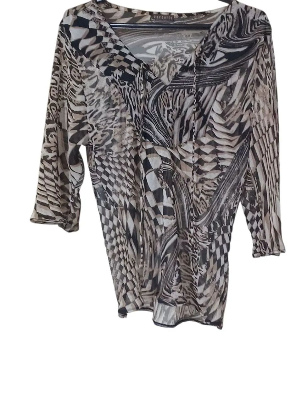 Blusa Feminina Estampada com Detalhe LINDA! - Foto 3