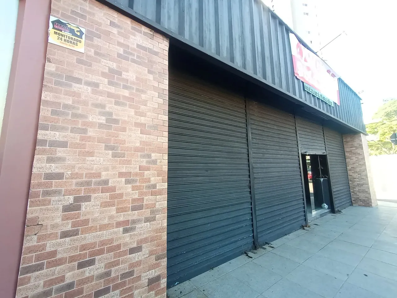 ALUGO PONTO COMERCIAL Local: Aleixo, Av. André Araújo. Tipo: térrea Área: 170m²