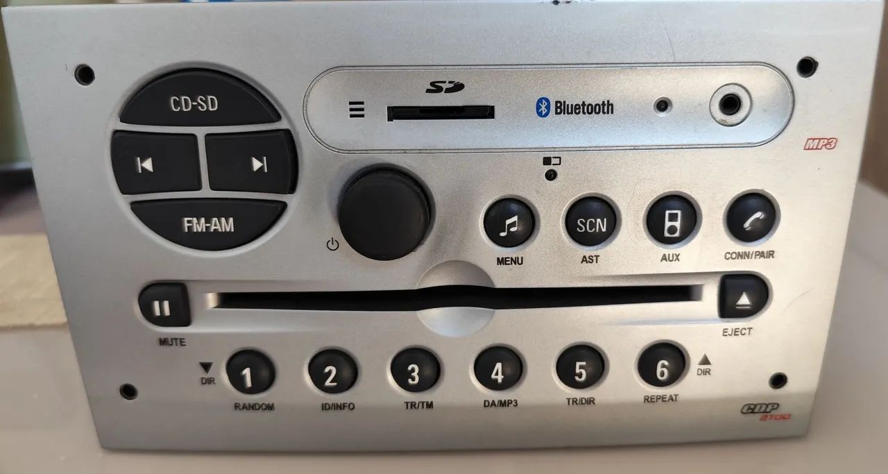 Cd player Vectra 2010 com bluetooth e cartão de memória 