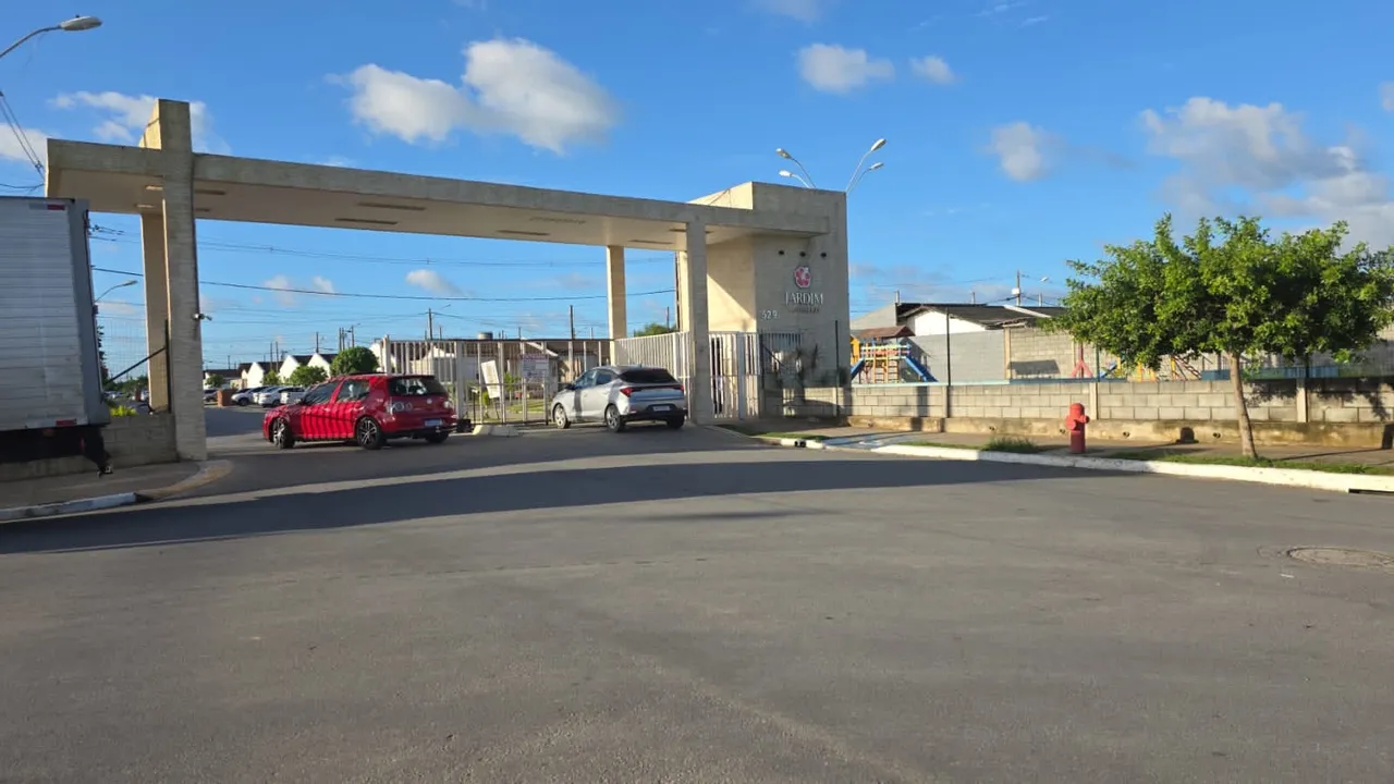 Vendo chave, cond. Gram jardim dos hibiscus, aceito carro de entrada