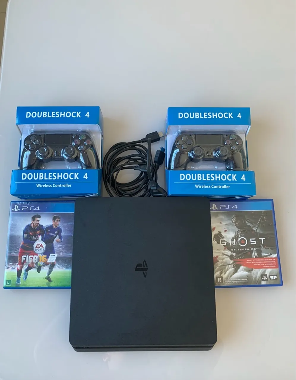 Playstation 4 com 2 Controles e Jogos