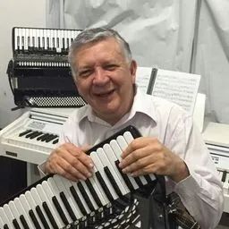 Aulas de Acordeon, Teclado e Piano Popular *