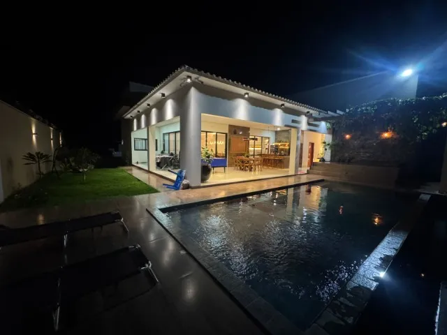 Casa de Alto Padrão à Venda - Setor Serrano 1 - 5 Suítes + lazer completo