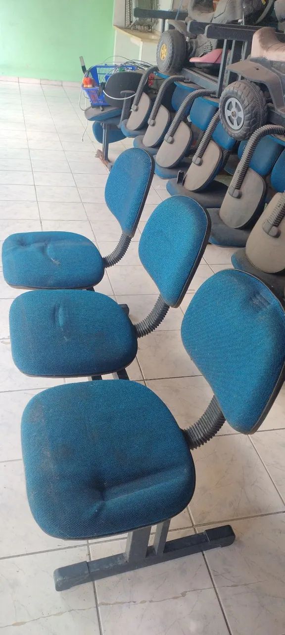  Vendo assentos para igrejas - Foto 3