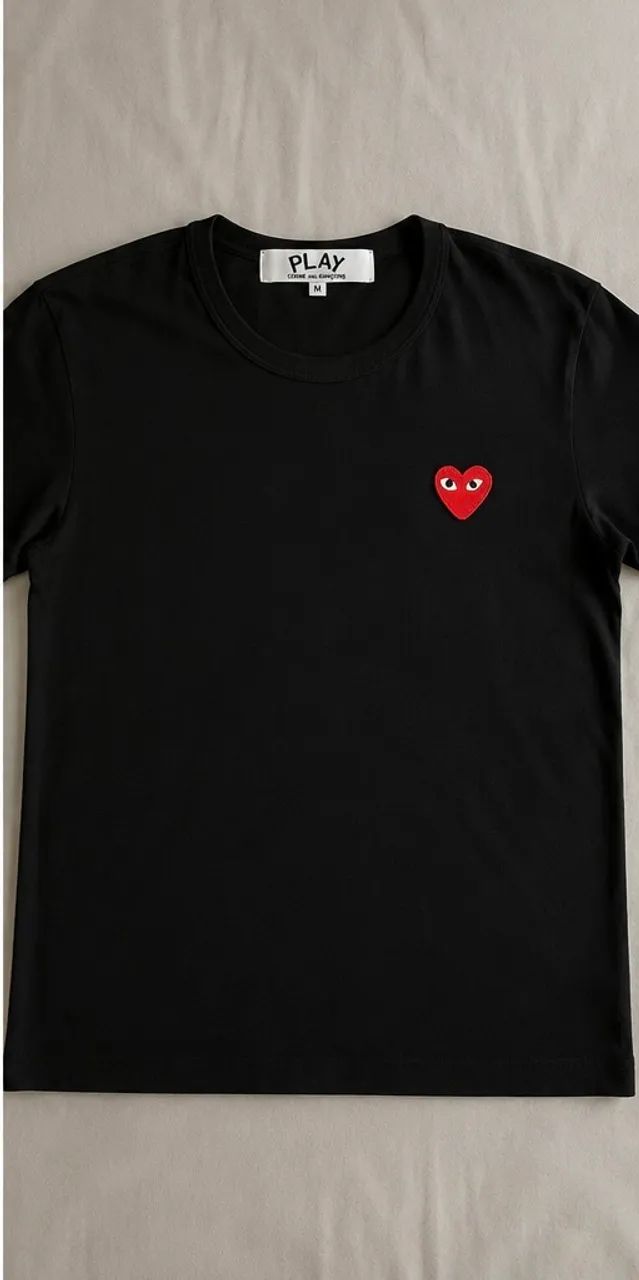 Camiseta Comme des Garçons PLAY Original - Preta