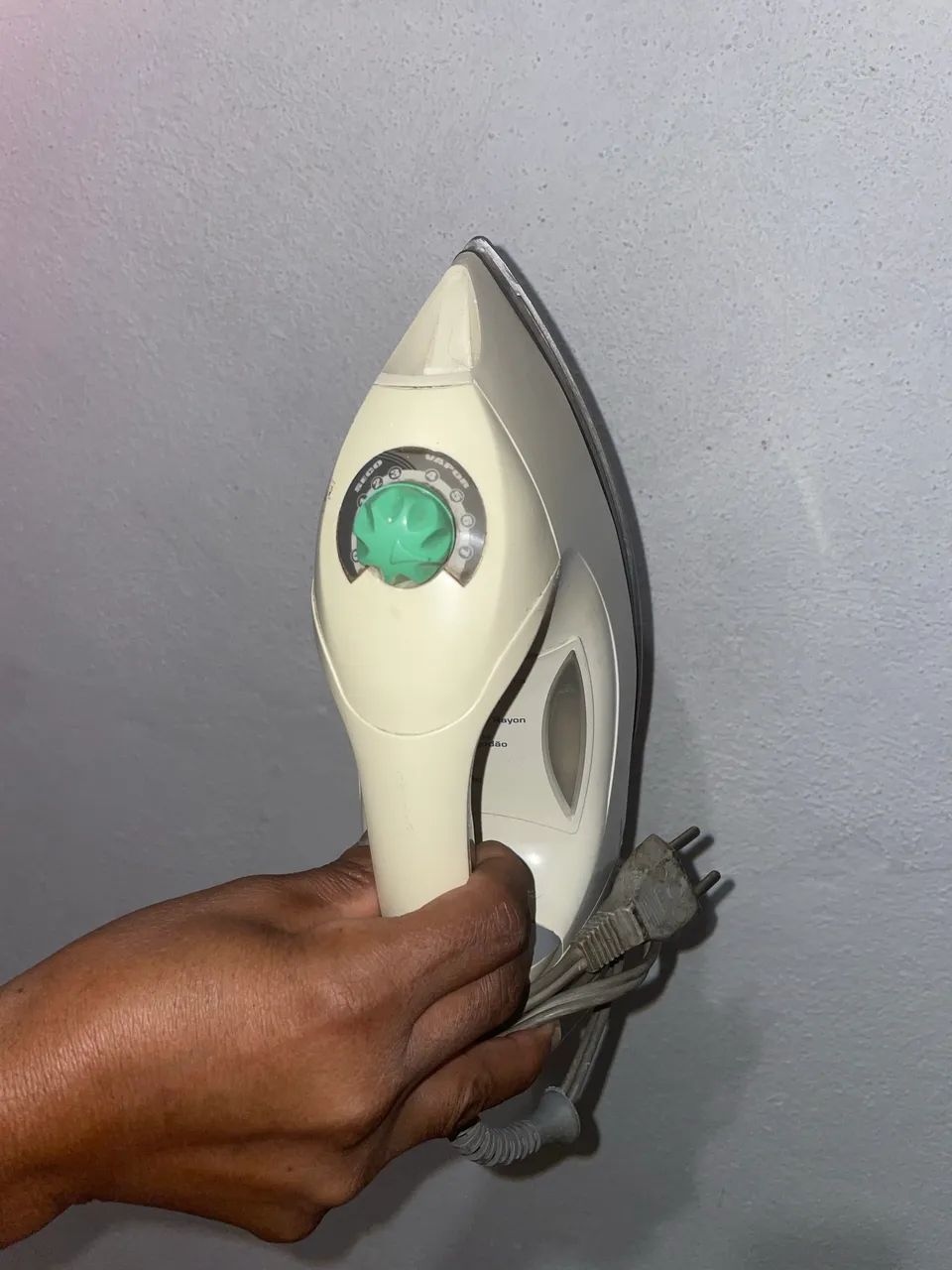 Ferro de passar roupa 
