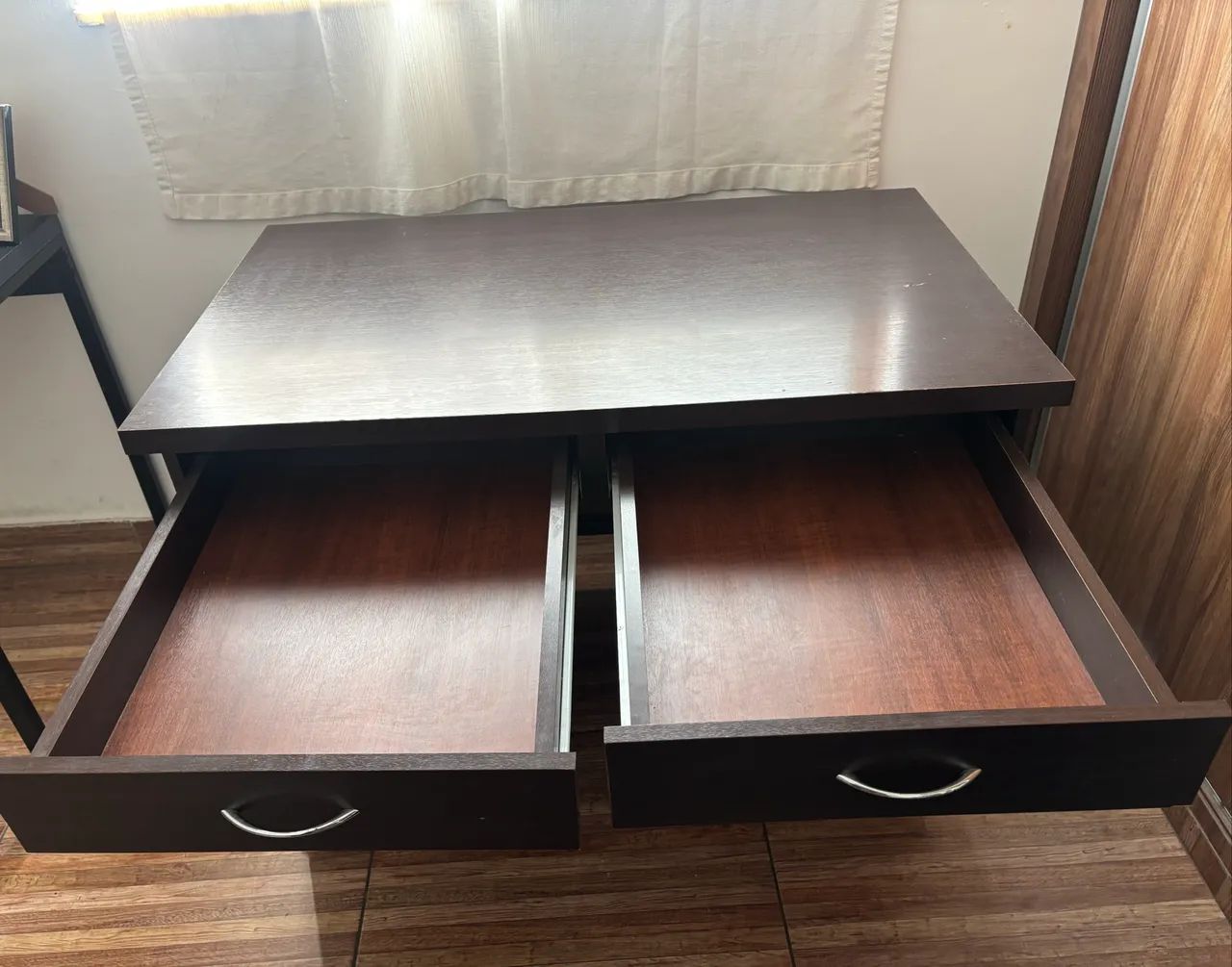 Mesa para escritório/ quarto