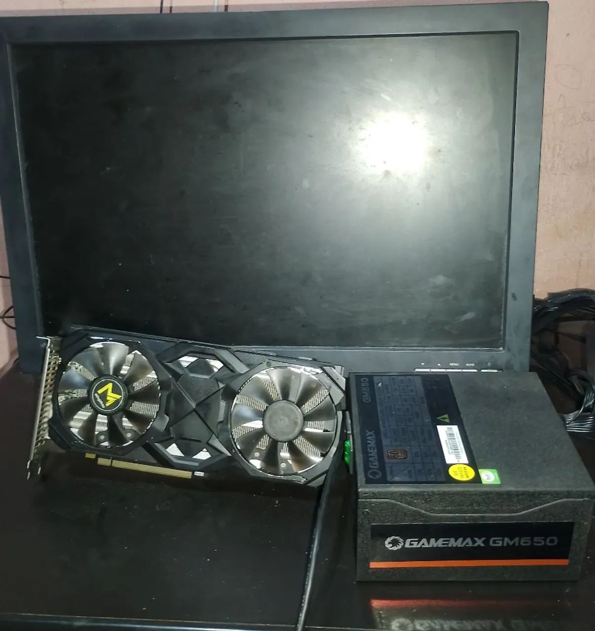 RX580 COM DEFEITO + FONTE 650W + MONITOR 19 POLEGADAS
