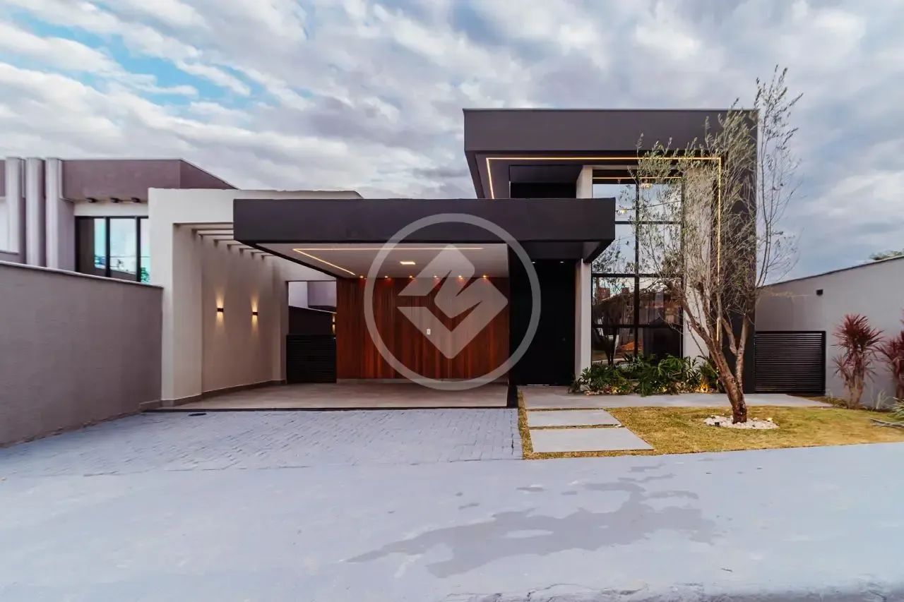 CASA EM CONDOMINIO FECHADO, COM SUITE E PISCINA! codigo: 358392
