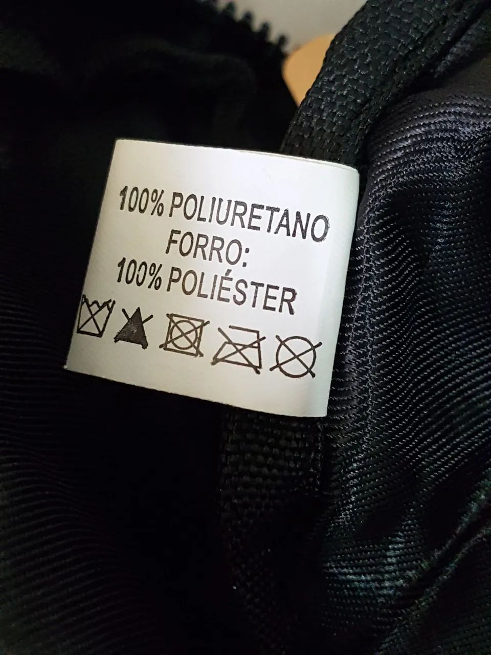 Bolsa preta e dourada - Foto 4