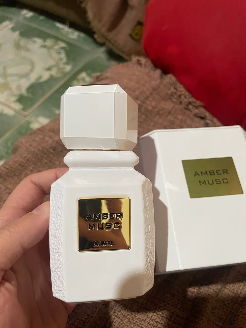 perfume arabe amber musc ajmal
