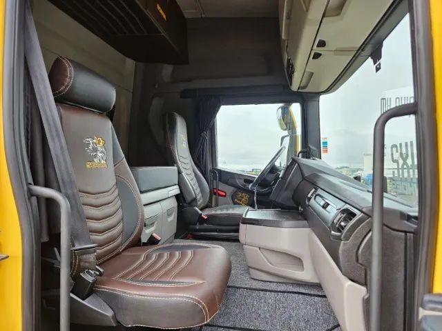 Scania R460 SUPER 4x2 Ano 24 Automático Geladeira Farol de teto e grade carenagem lateral - Foto 12