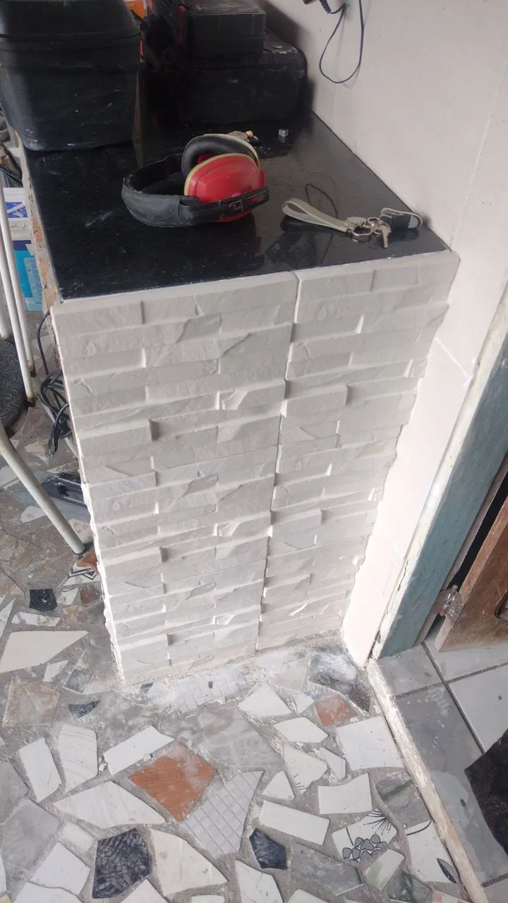 *GESSEIRO*  trabalhamos com todos os tipos de serviço em gesso 