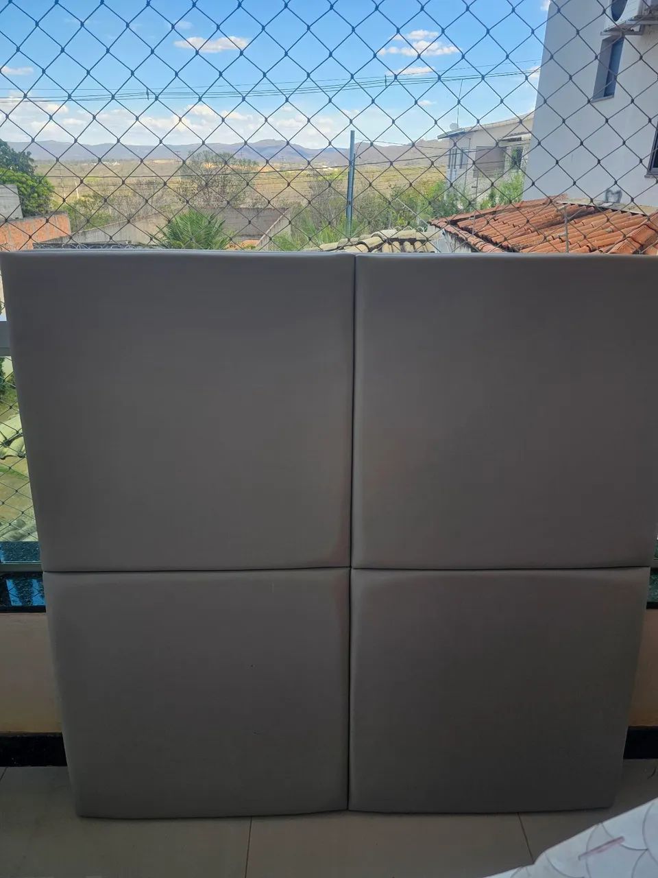 Vendo cabeceira de cama solteiro.