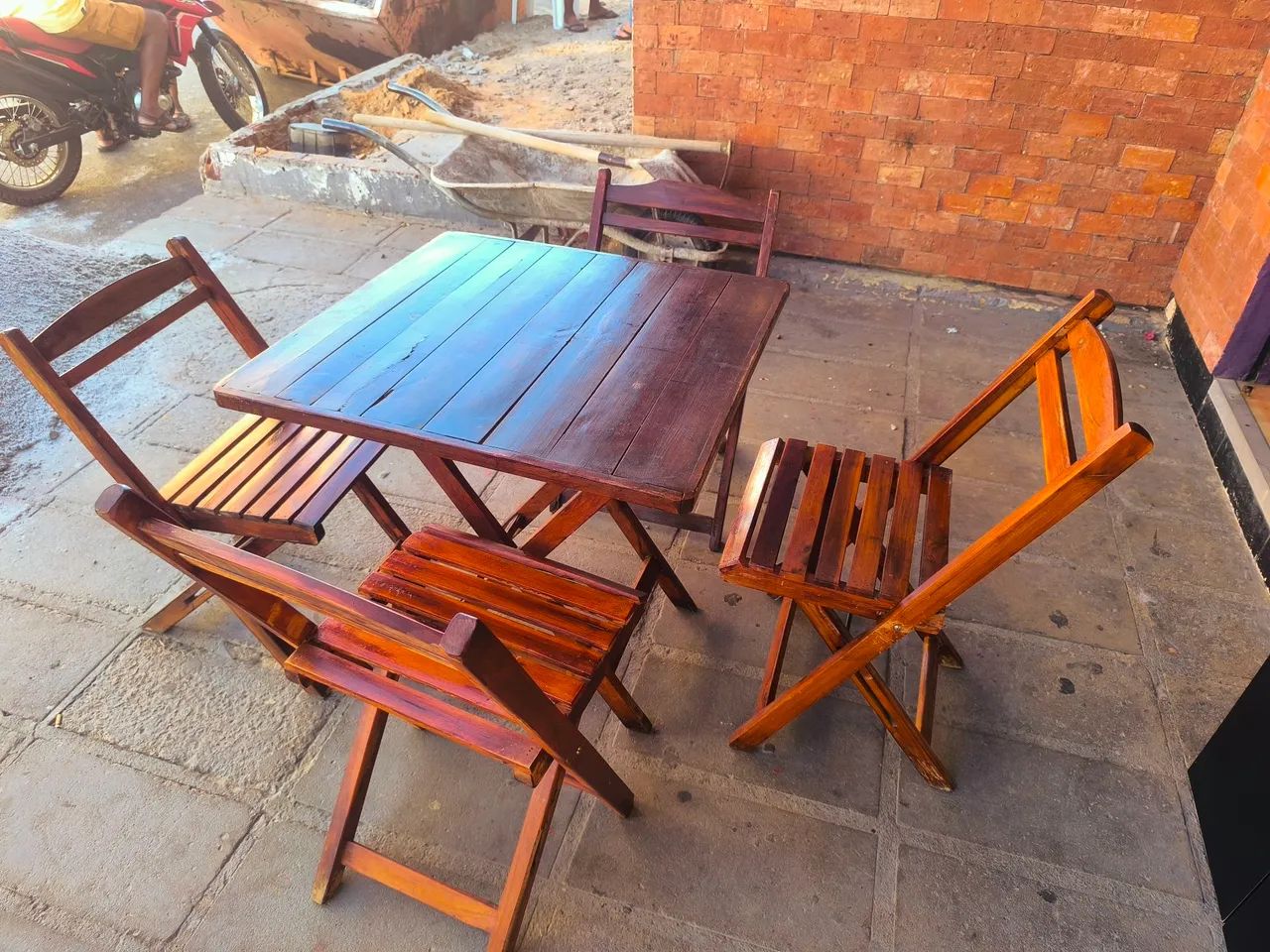 Conjunto mesa e cadeiras dobráveis  - Foto 4