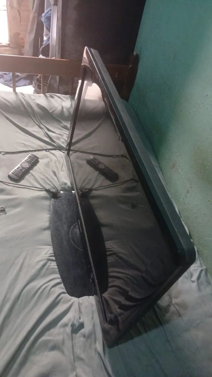 Vendo Tv Philco 32 polegadas, não é smart - Foto 3