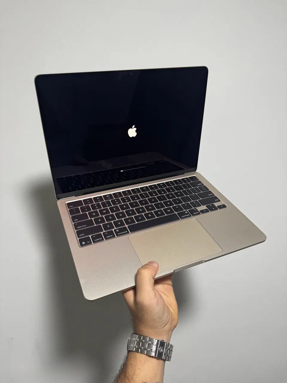 Macbook Pro 16 polegadas | M2 Pro, 16GB RAM, 512 GB | R$ 9990 10x