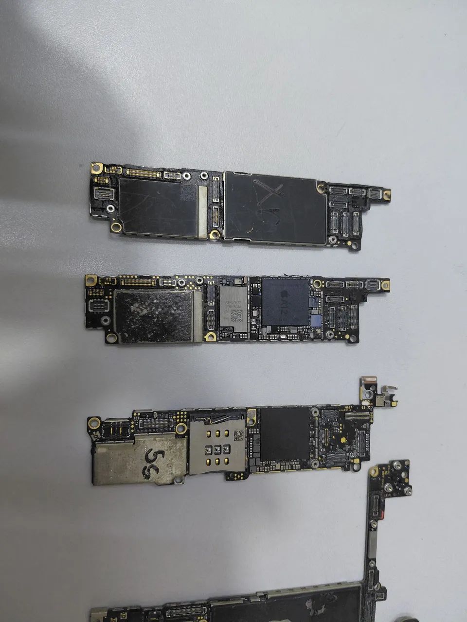 Placa Mae iPhone Variados P/ Peças  - Foto 2