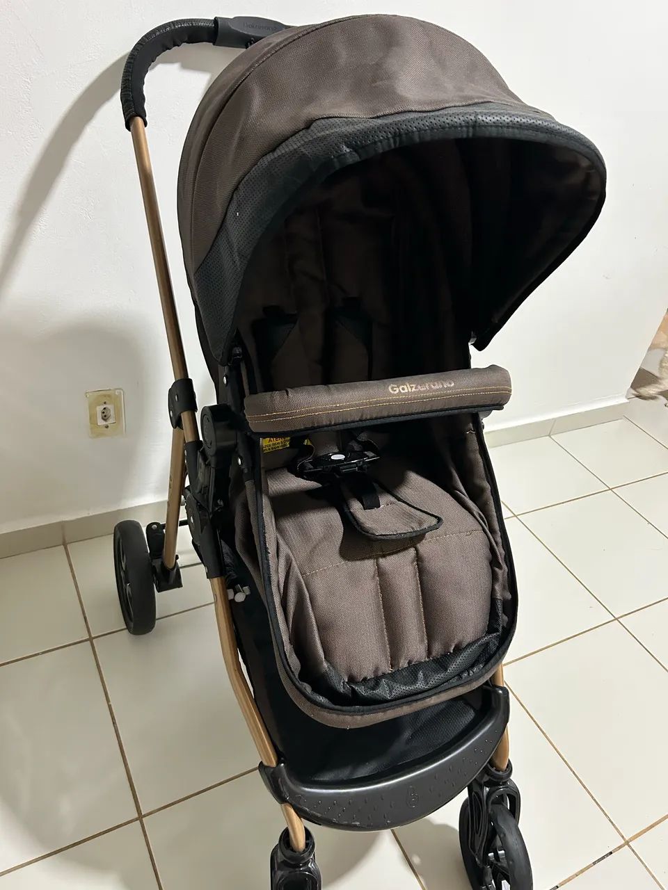 Carrinho de bebê + bebê conforto 
