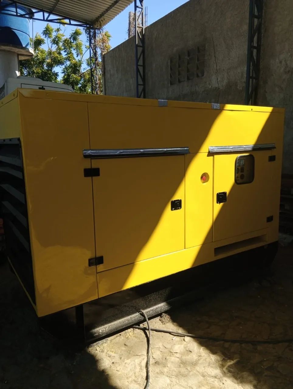 Gerador 180 kVA cabinado - Foto 3