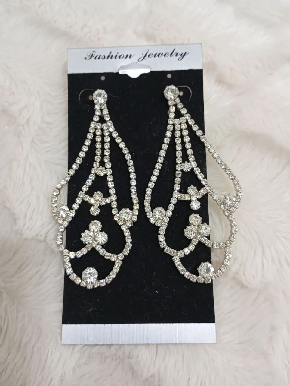 Brincos de strass