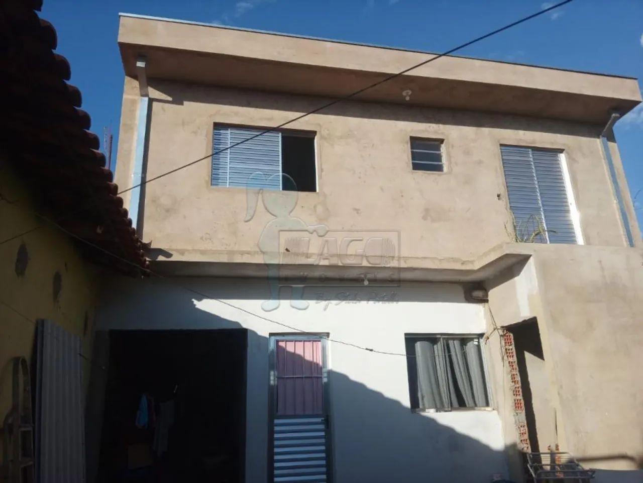 SOBRADO EM SERRANA