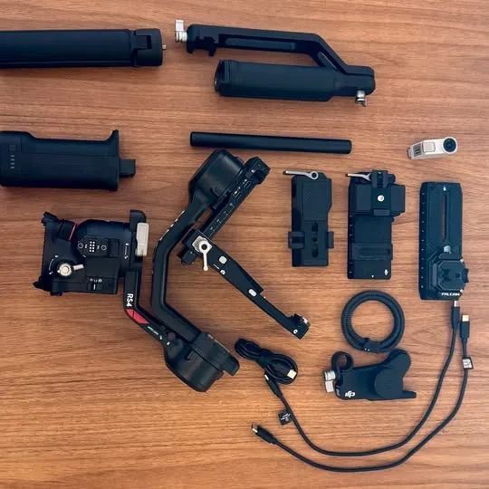 DJI RS4 Combo + Módulo de rastreamento inteligente DJI RS + Ulanzi Falcam Quick Release 