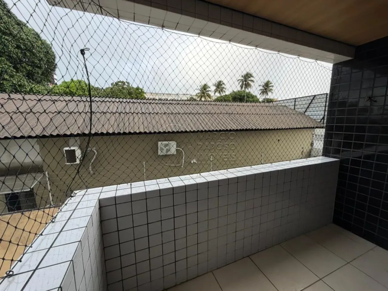 Apartamento com 3 Quartos e Varanda à Venda no Edf. Bosque do Farol - Foto 4
