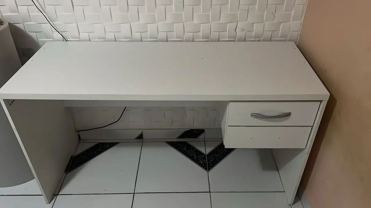 Mesa de escritório Branca com duas gavetas 