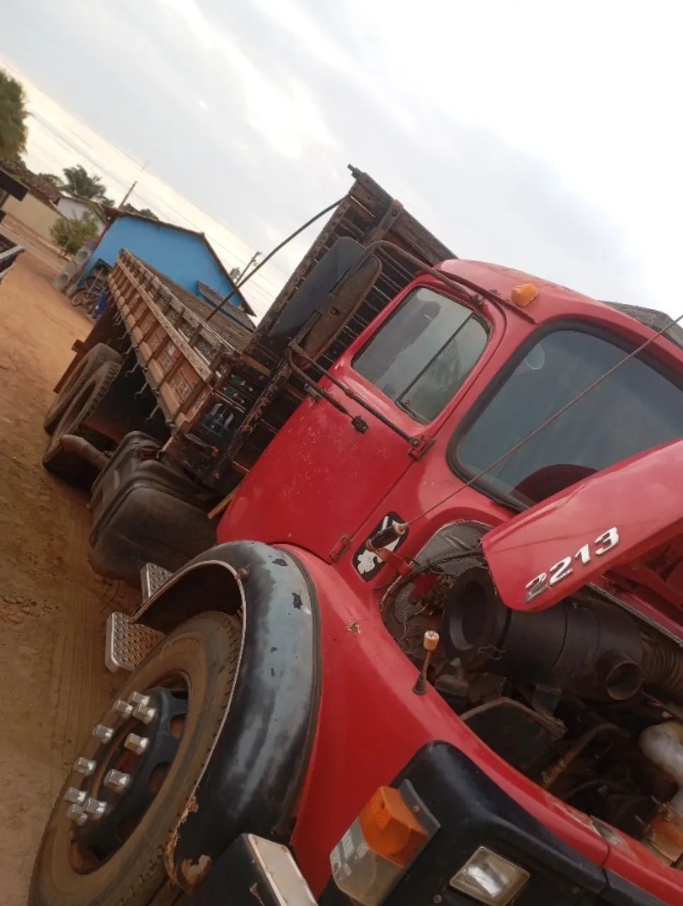 Caminhão Mercedes truk 