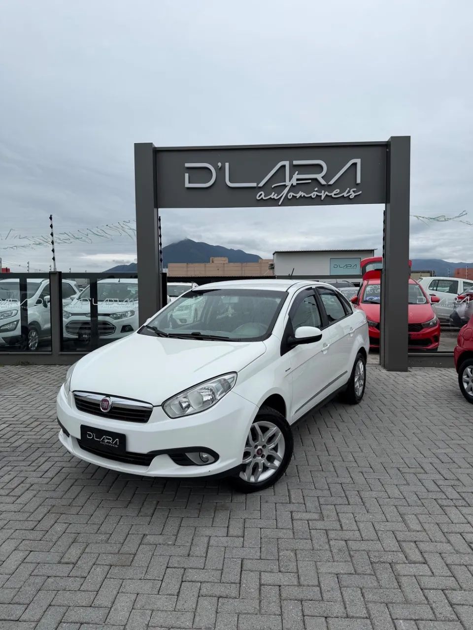 Fiat Grand Siena Grand Siena ESSENCE Dual. 1.6 Flex 16V 2015