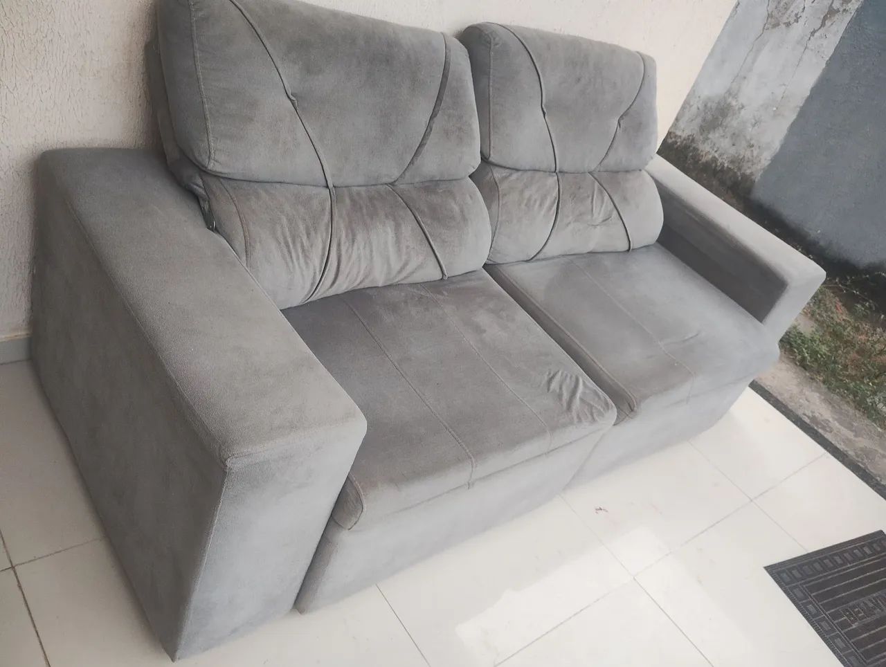 Sófa retrátil 2 lugares cinza  - Foto 3