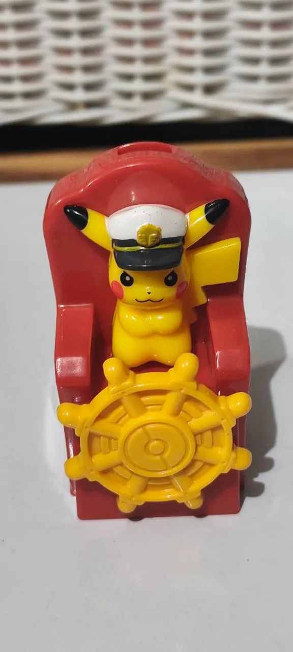 Capitão Pikachu Colecionável - 8 cm