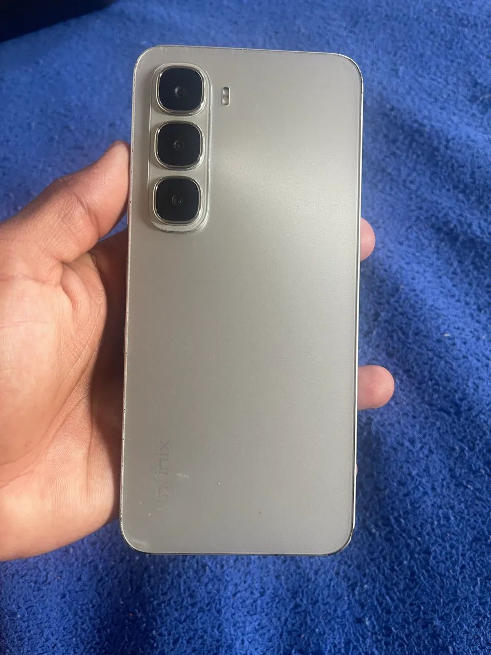 INFINIX hot60 