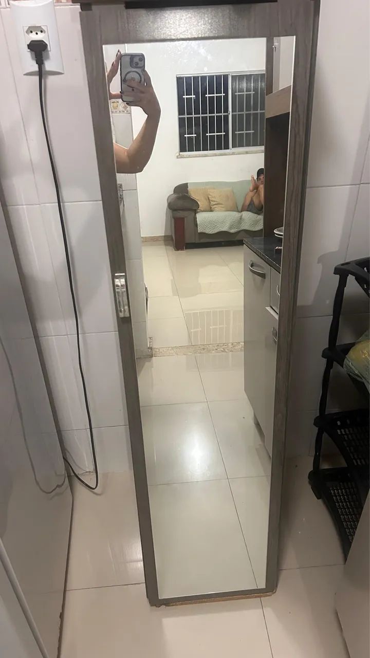 Armário multifuncional com espelho 