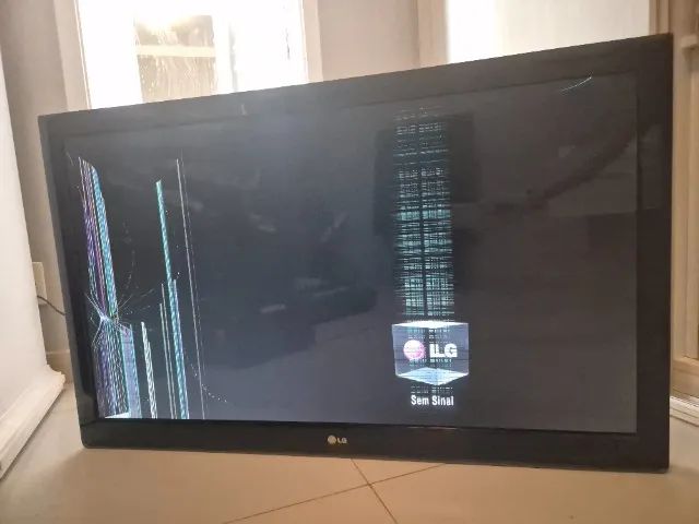 TV LG 42 polegadas - **Retirada de peças**