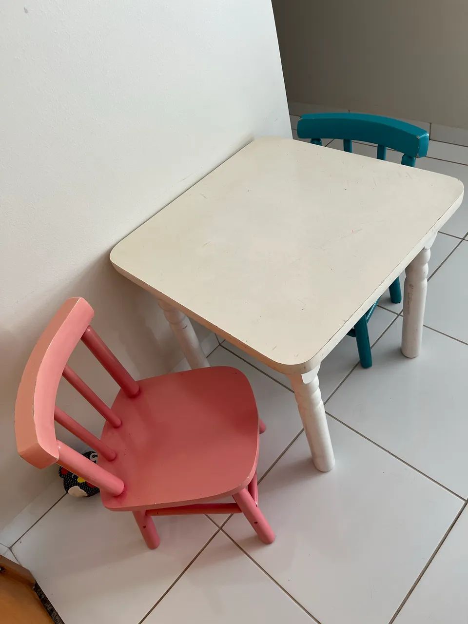 Mesa de MDF branca com cadeira Rosa - Foto 2