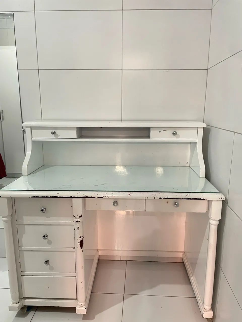 Escrivaninha branca + espelho 
