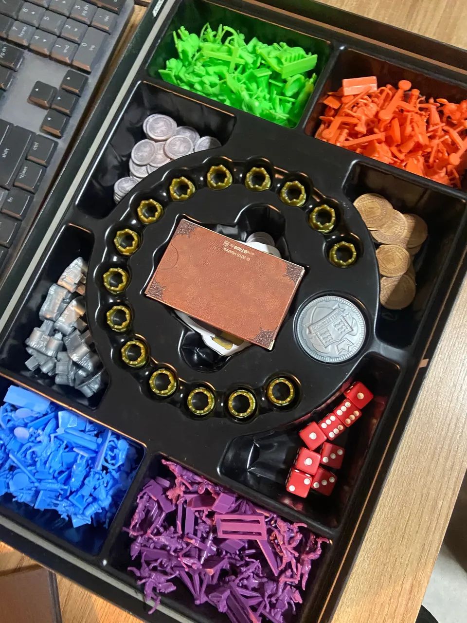 Jogo de Tabuleiro Risk Europe - Nunca Jogado - Foto 4