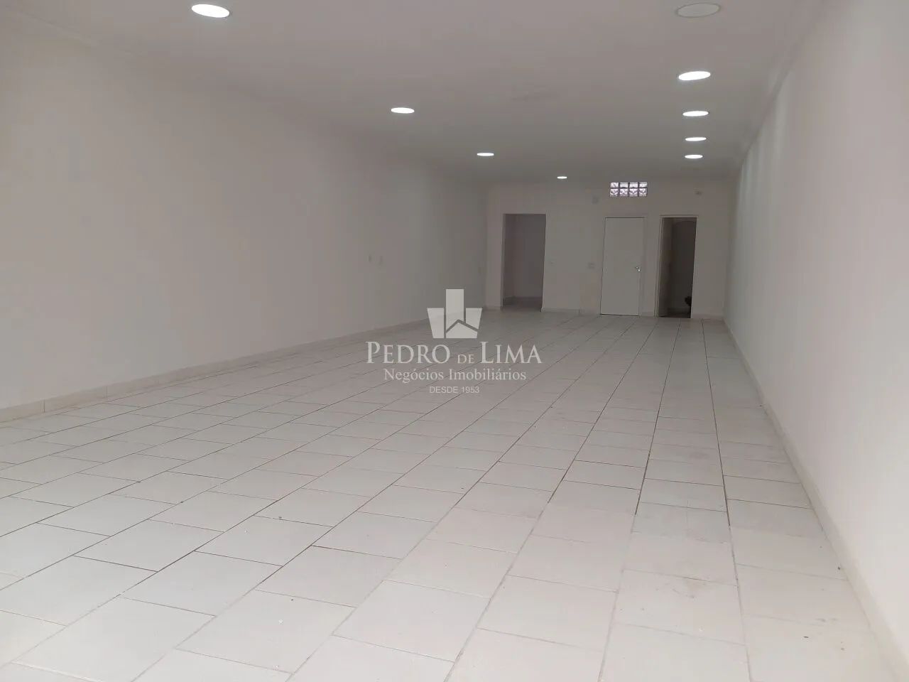 Salão Comercial 90m², 2 portas de aço, Tatuapé, Bom Parto