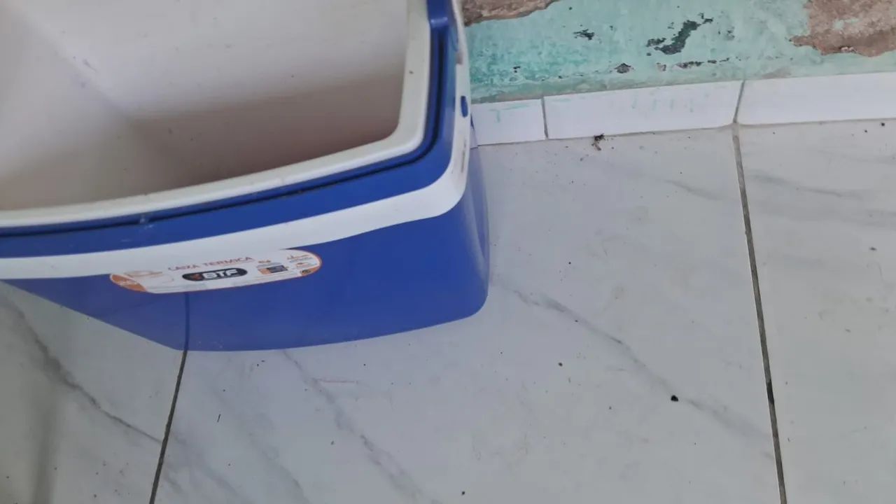 Vende-se caixa térmica 