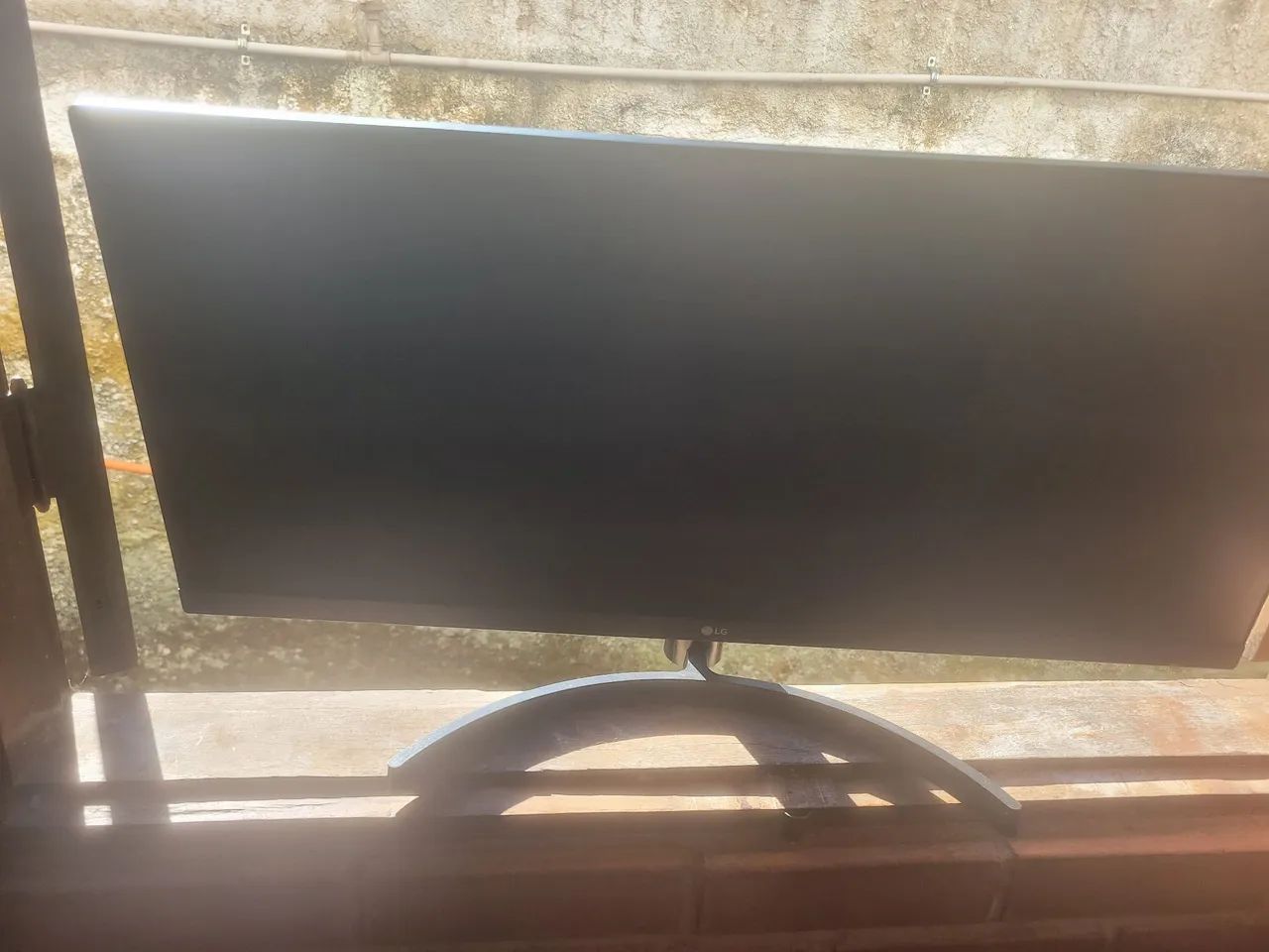 Monitor LG ultra wide tela quebrada  - Foto 3