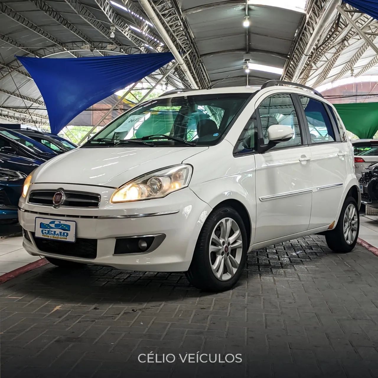 Fiat Idea Essence 1.6 Flex 16V 5P 2015 - Foto 2