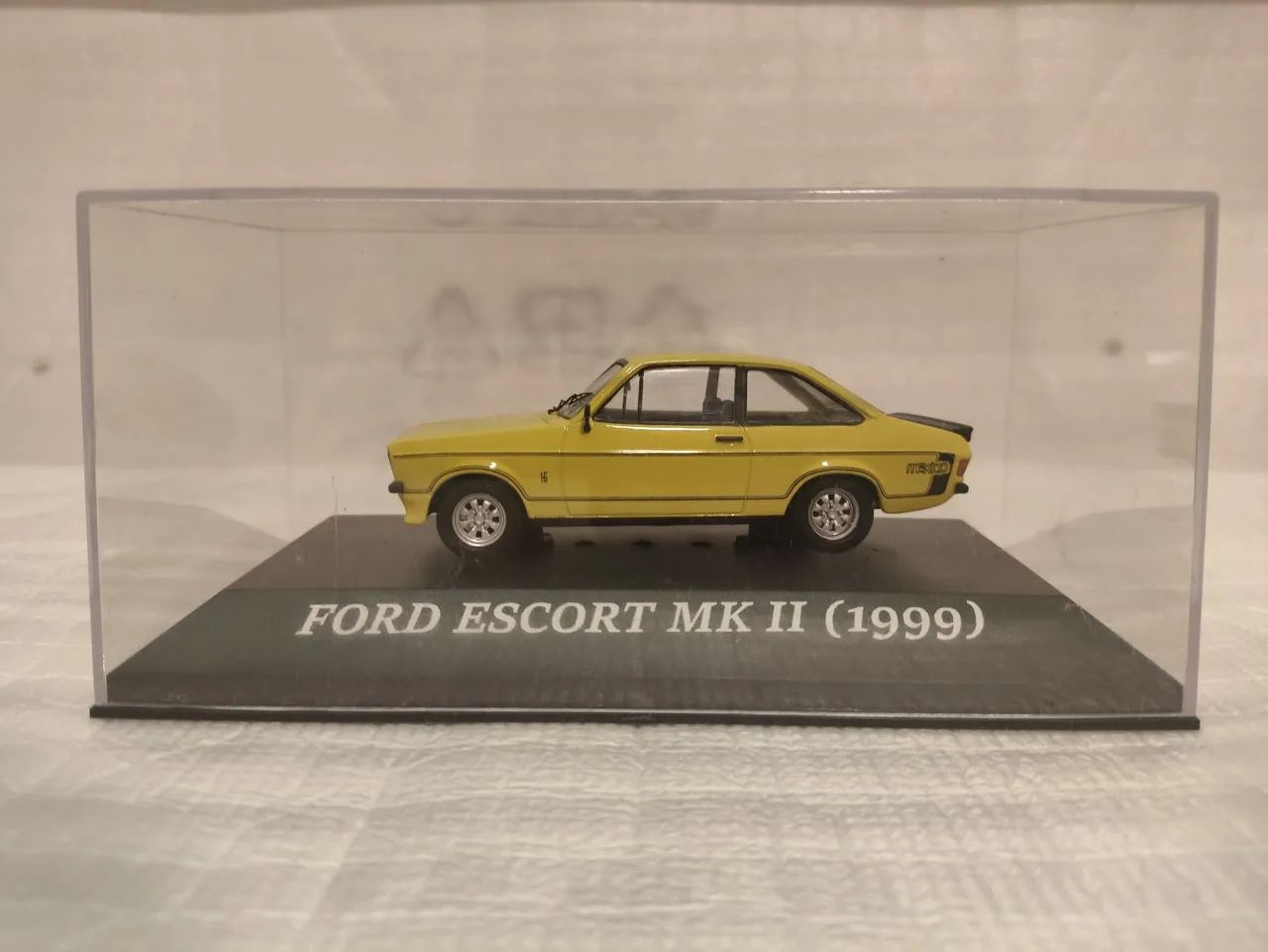 Miniatura Ford MK II 1999 1/43