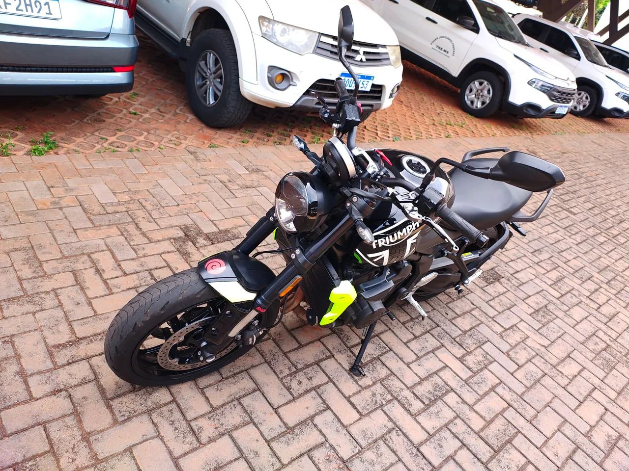 Triumph Trident 660 - Foto 3