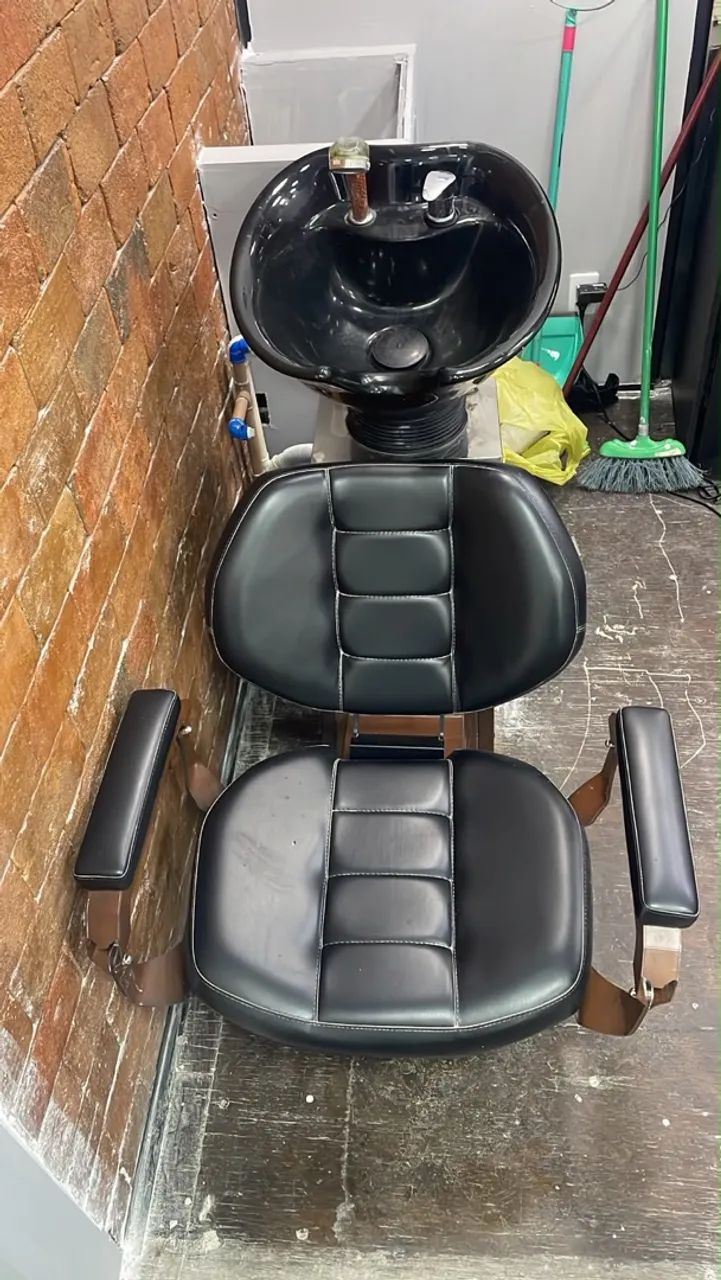 Barbearia Cadeiras, lavatório e móveis.  - Foto 5