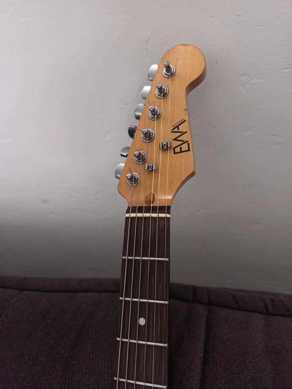Guitarra Stratocaster Ewa - Foto 3
