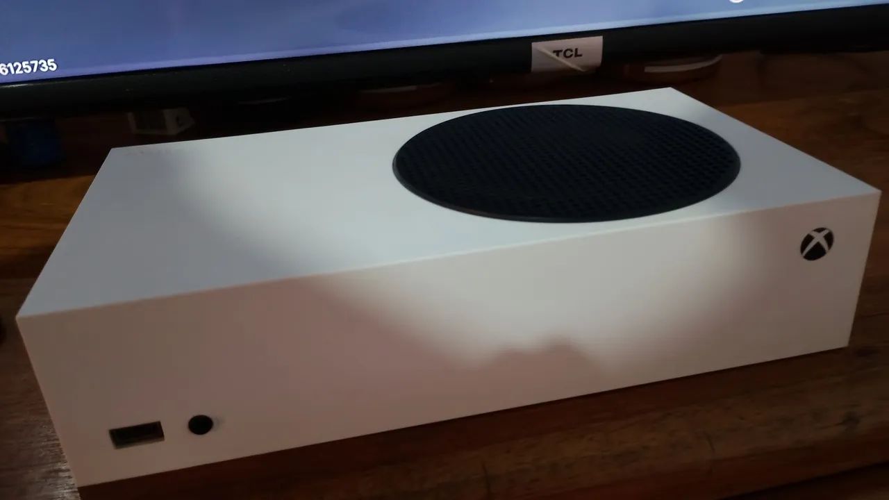 Xbox series s com 2 controles - Foto 4