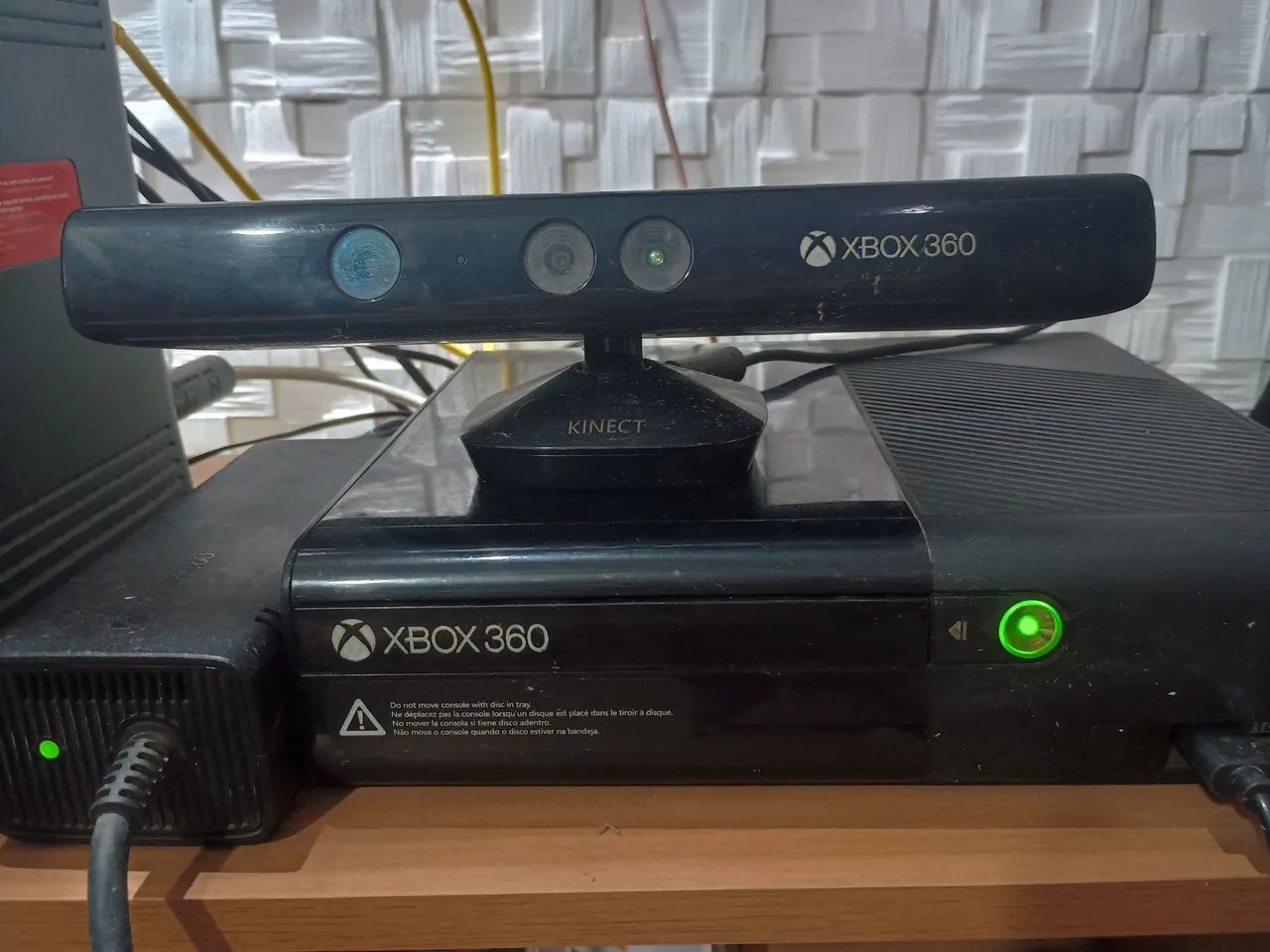 Vendo Xbox 360 com Kinect - BLOQUEADO 